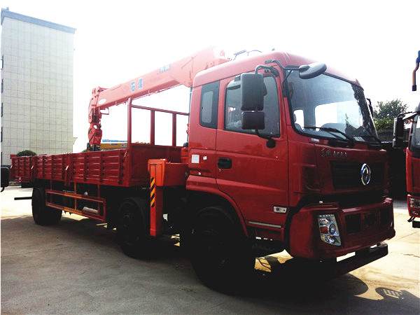 東風前四后四石煤12噸隨車吊
