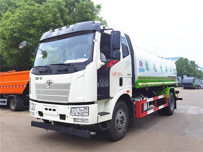 解放14-15噸J6灑水車
