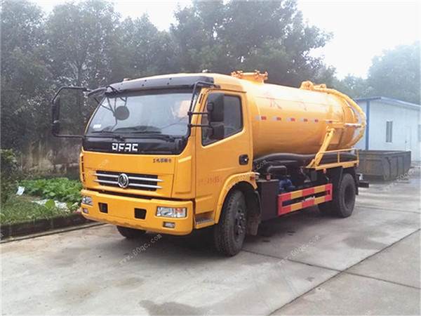 東風(fēng)多利卡6方吸污車