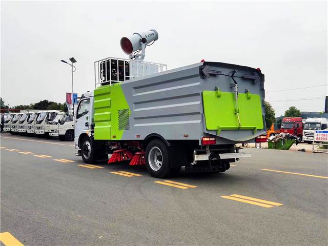 東風(fēng)福瑞卡F7掃路車