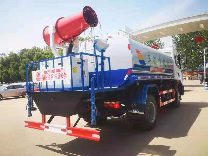 東風(fēng)D9灑水車加裝噴霧機