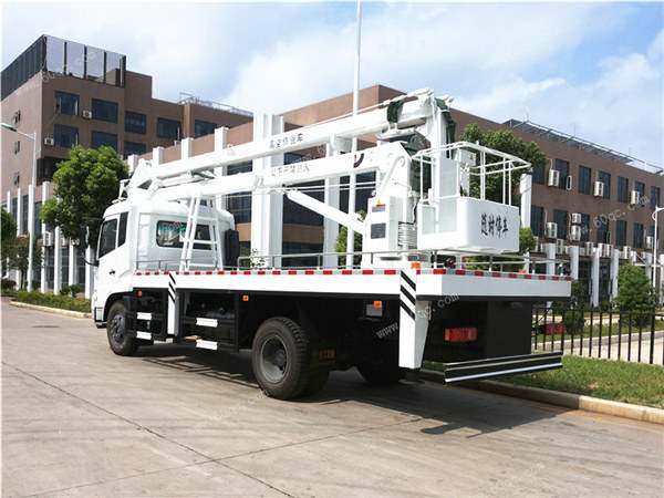 東風18-22米高空作業車