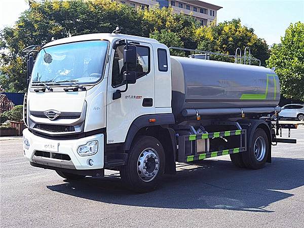 灑水車冬天還灑水嗎？道路環(huán)衛(wèi)灑水車各種功能噴灑視頻